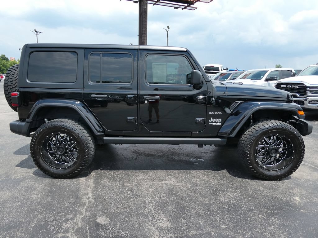 Used 2020 Jeep Wrangler Unlimited Sahara AWD/4WD image 4