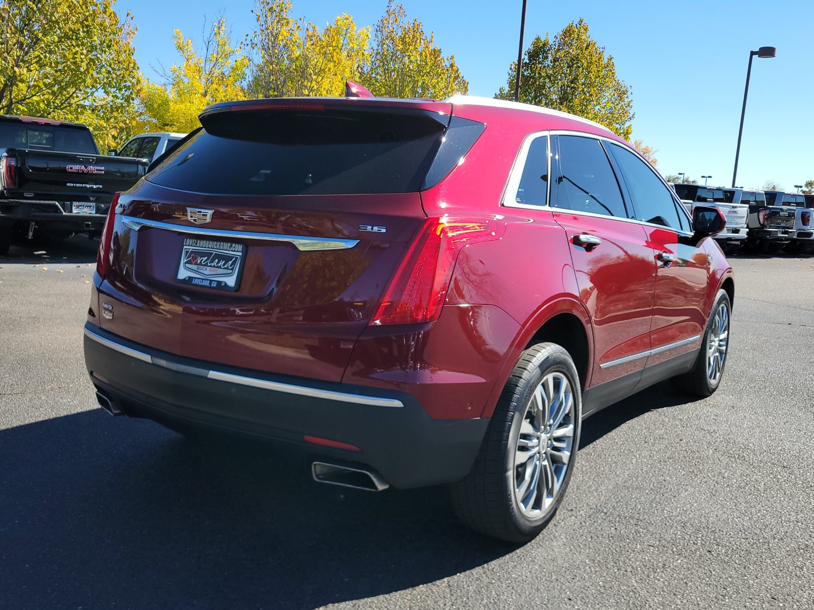 Used 2018 Cadillac XT5 Premium Luxury w/ Driver Assist Package AWD/4WD image 3
