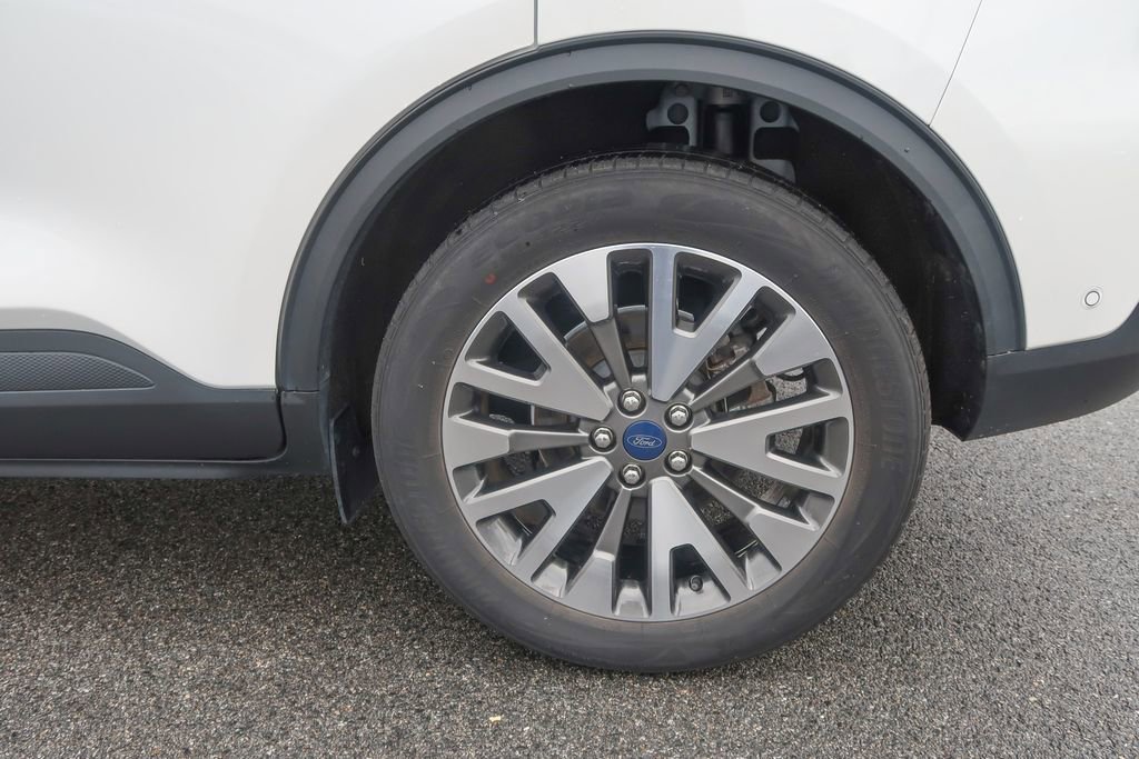 Used 2020 Ford Escape Titanium w/ Titanium Premium Package 2.0 image 16