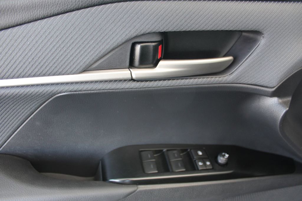 Certified 2025 Toyota Camry SE FWD image 22