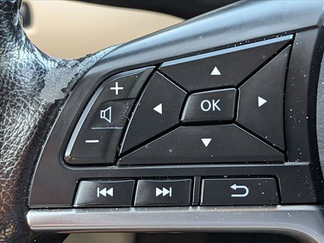 Used 2020 Nissan Rogue SV w/ Premium Package FWD image 15