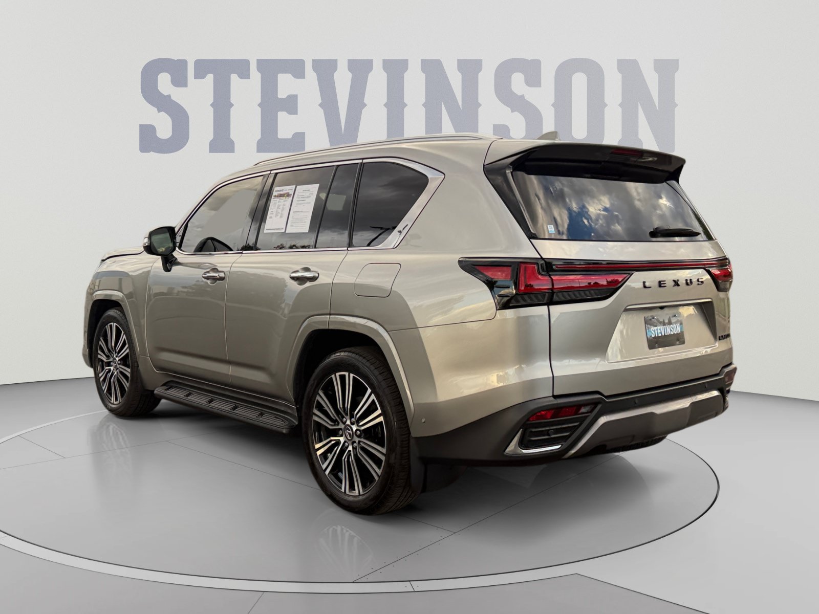 Used 2025 Lexus LX 700h Luxury w/ Accessory Package (Z1) AWD/4WD image 3