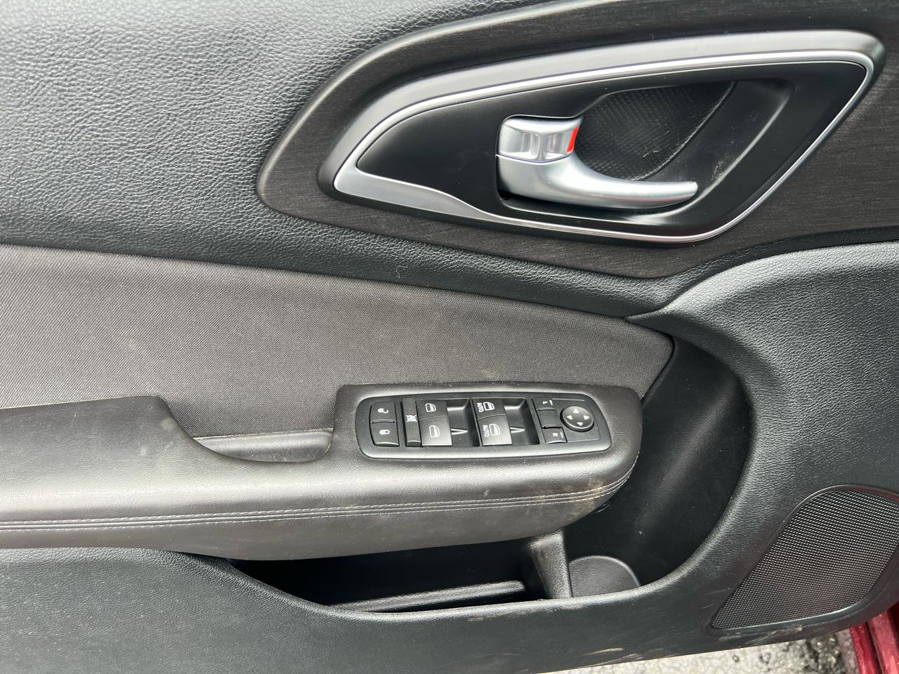 Used 2016 Chrysler 200 Limited w/ Comfort Group image 14