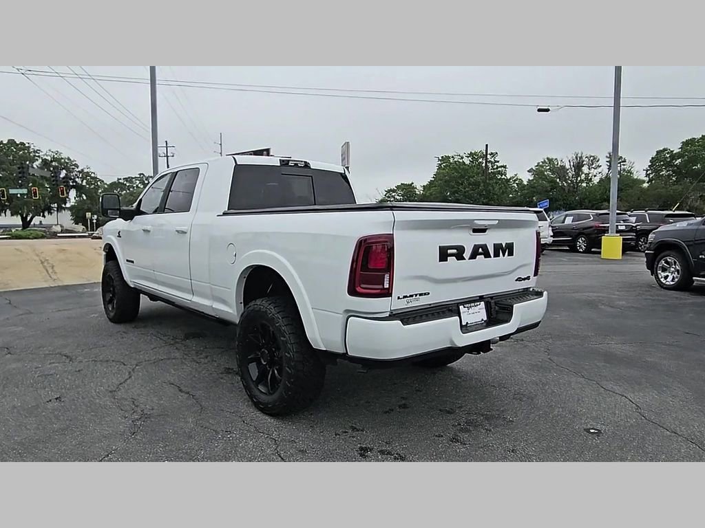 Used 2025 RAM 2500 Limited AWD/4WD image 29