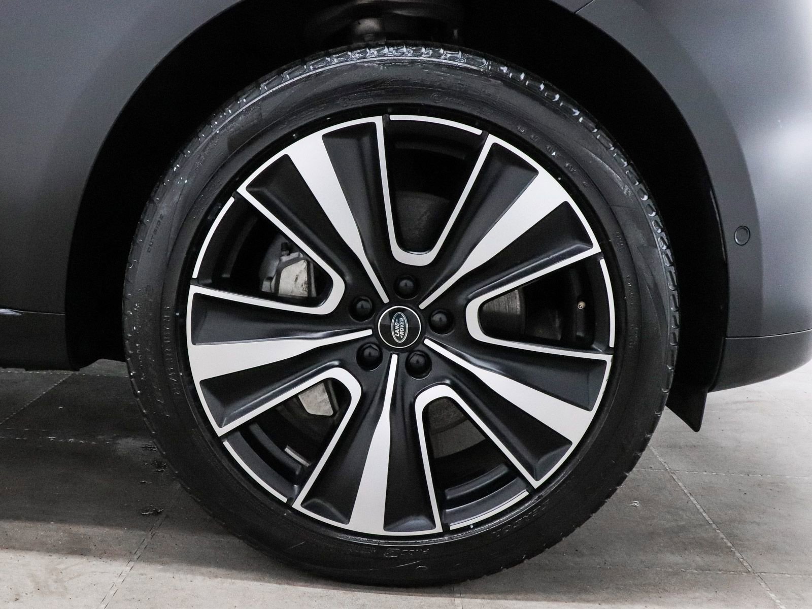 Used 2023 Land Rover Range Rover SE image 11