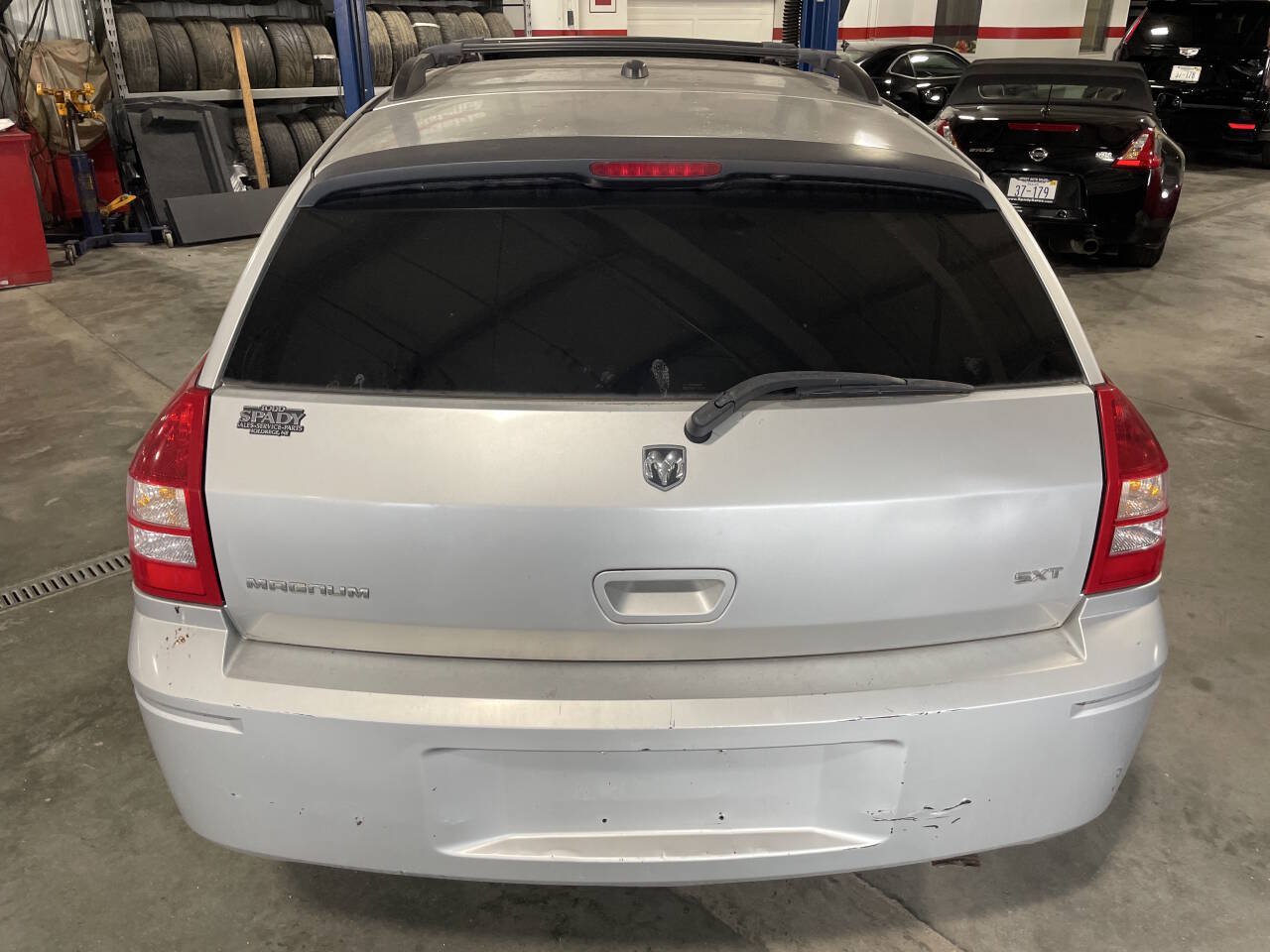 Used 2005 Dodge Magnum SE RWD image 6