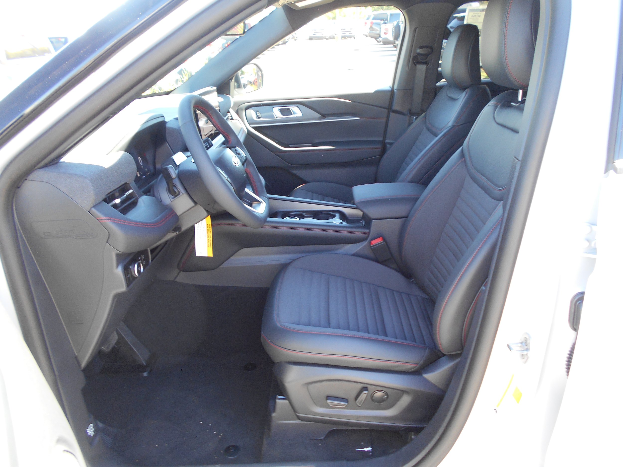 New 2026 Ford Explorer ST-Line w/ ST-Line Street Pack AWD/4WD image 2