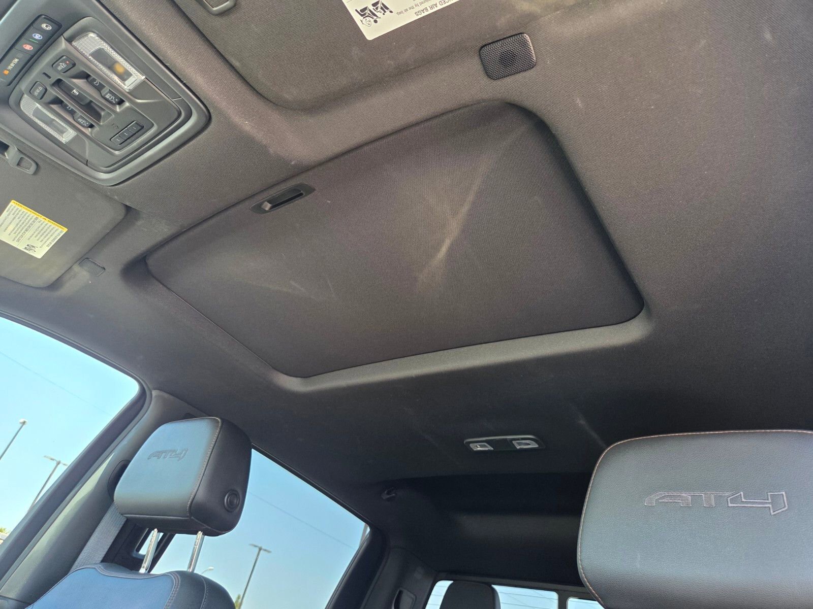 Used 2021 GMC Sierra 1500 AT4 w/ Technology Package AWD/4WD image 11