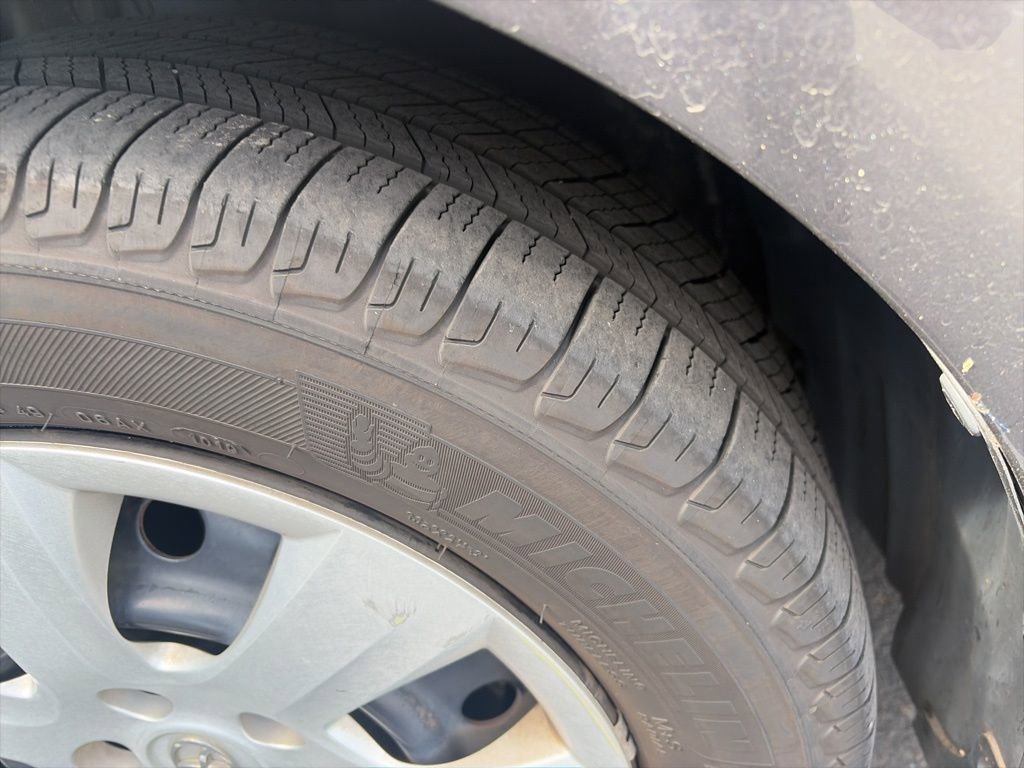 Used 2011 Toyota Camry LE image 3