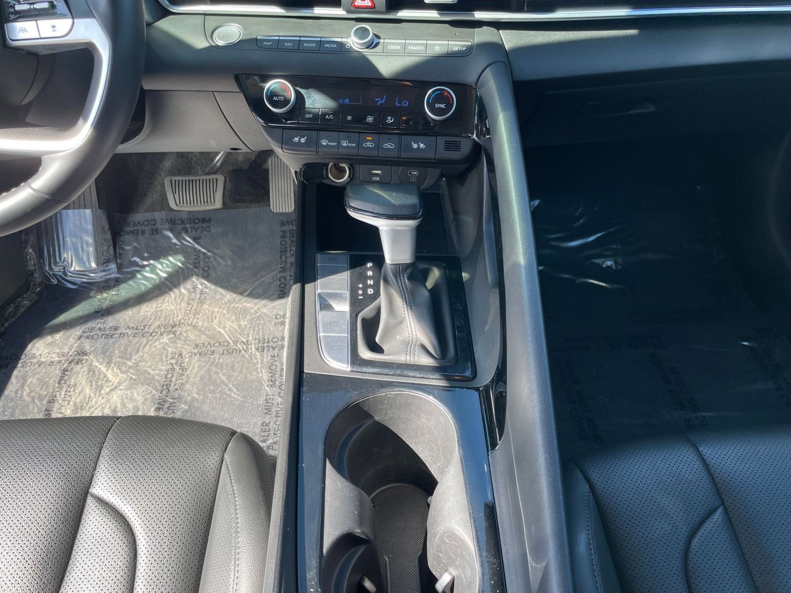 Used 2025 Hyundai Elantra Limited FWD image 44