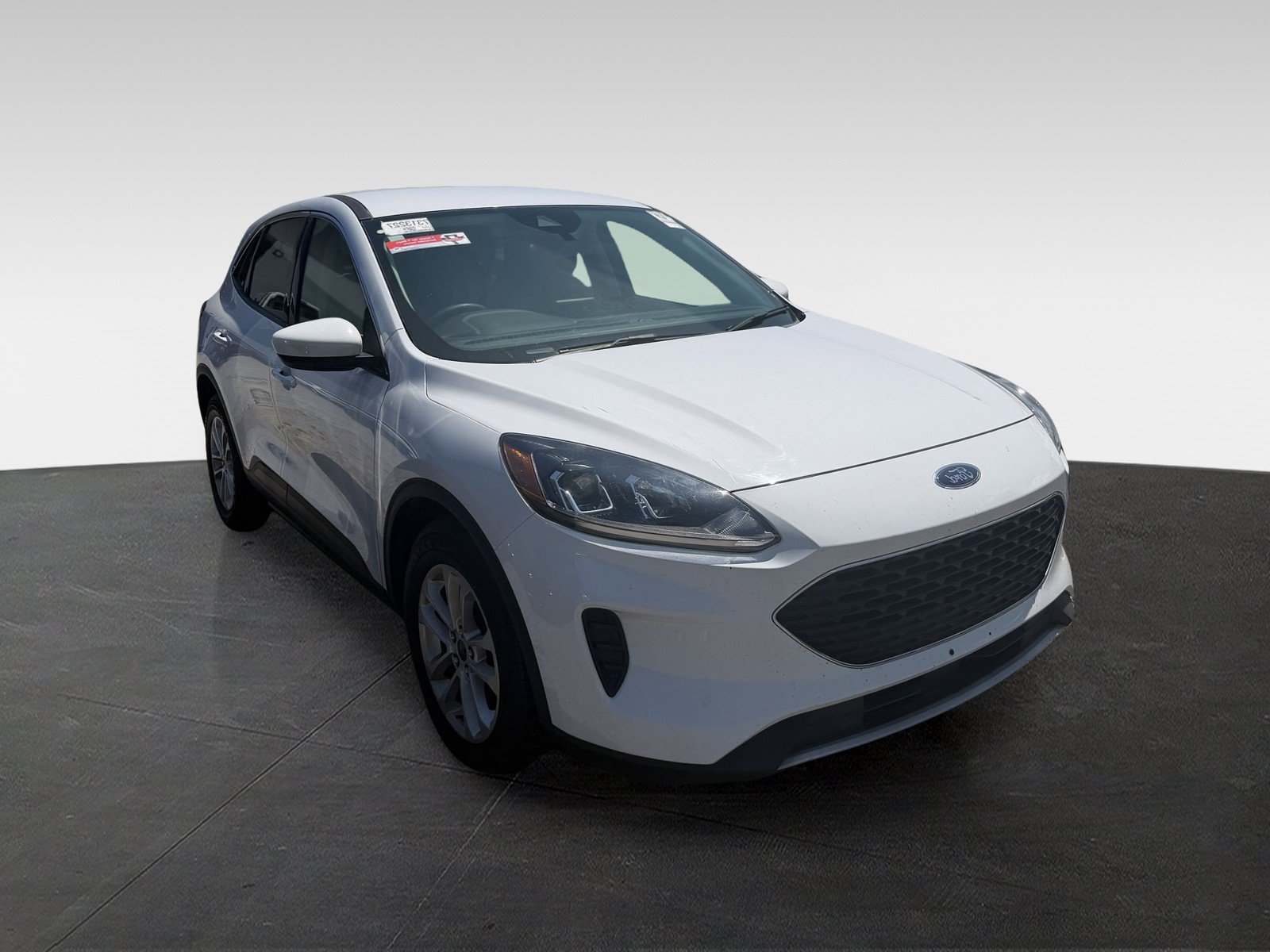 Used 2021 Ford Escape SE FWD image 2