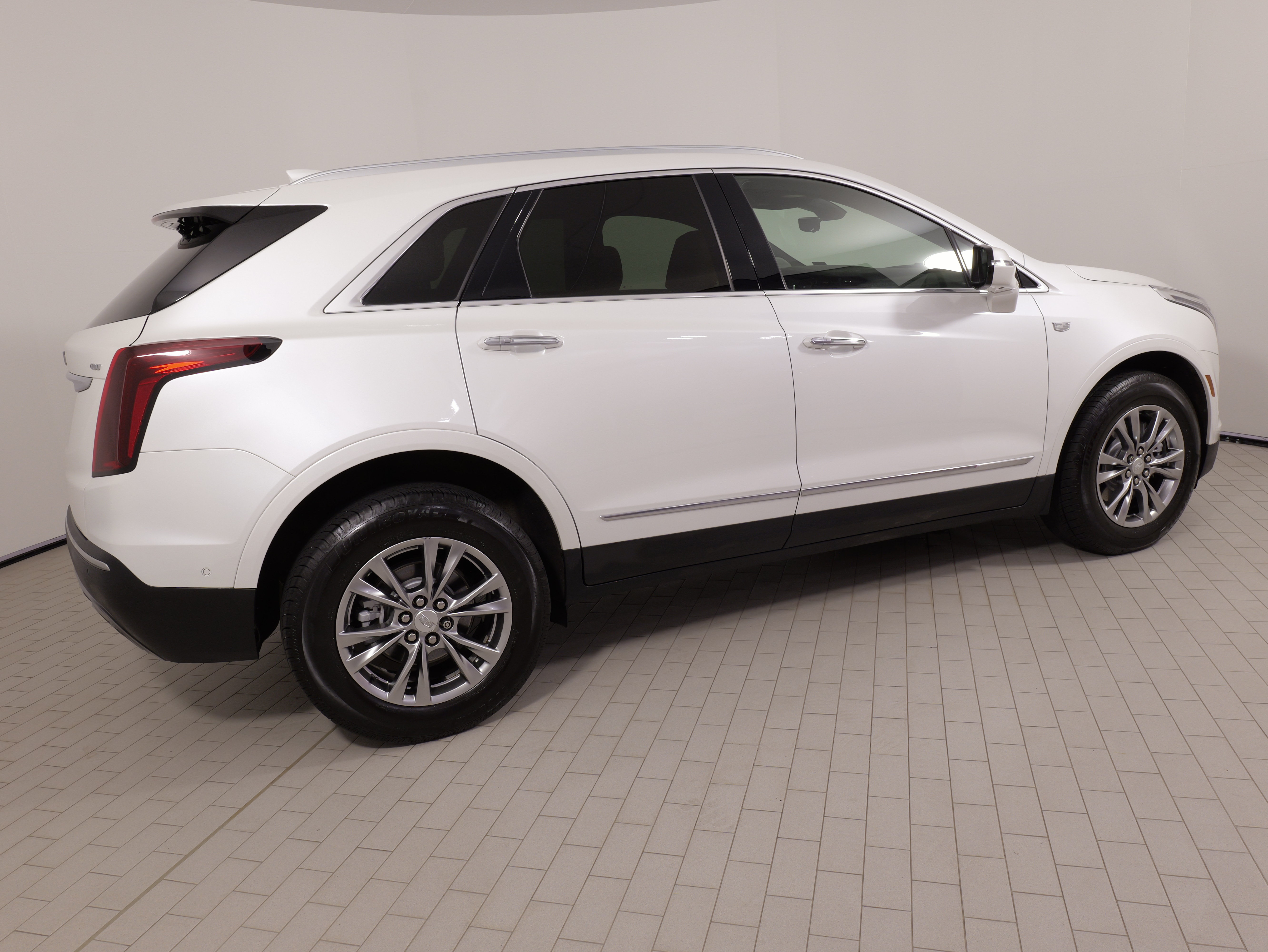 Used 2021 Cadillac XT5 Premium Luxury AWD/4WD image 9