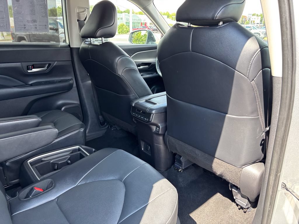 Used 2025 Toyota Grand Highlander AWD image 45