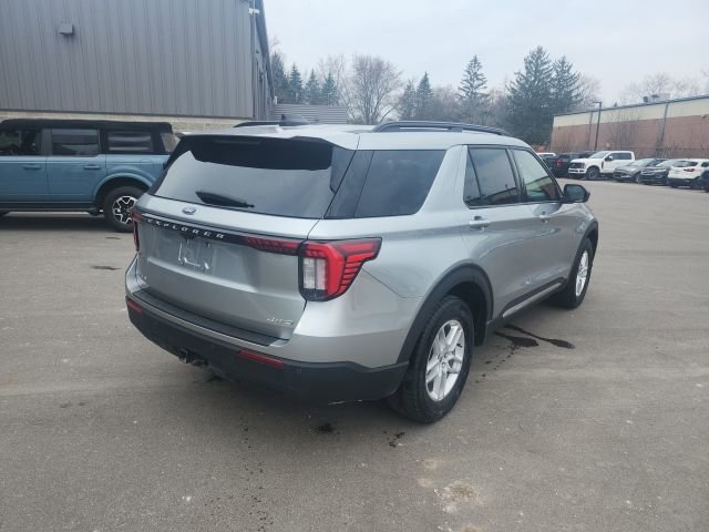 Used 2025 Ford Explorer Active image 5
