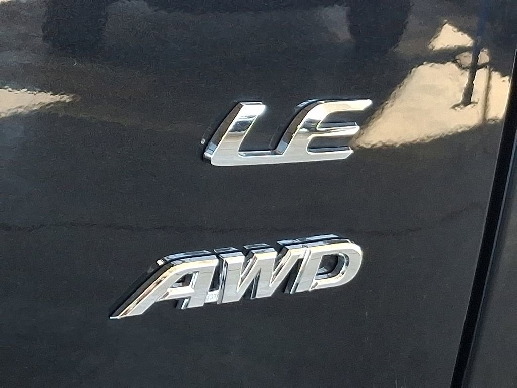 Used 2024 Toyota Corolla Cross LE image 30