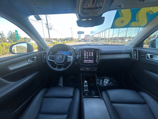 Certified 2026 Volvo XC40 B5 Plus AWD/4WD image 17