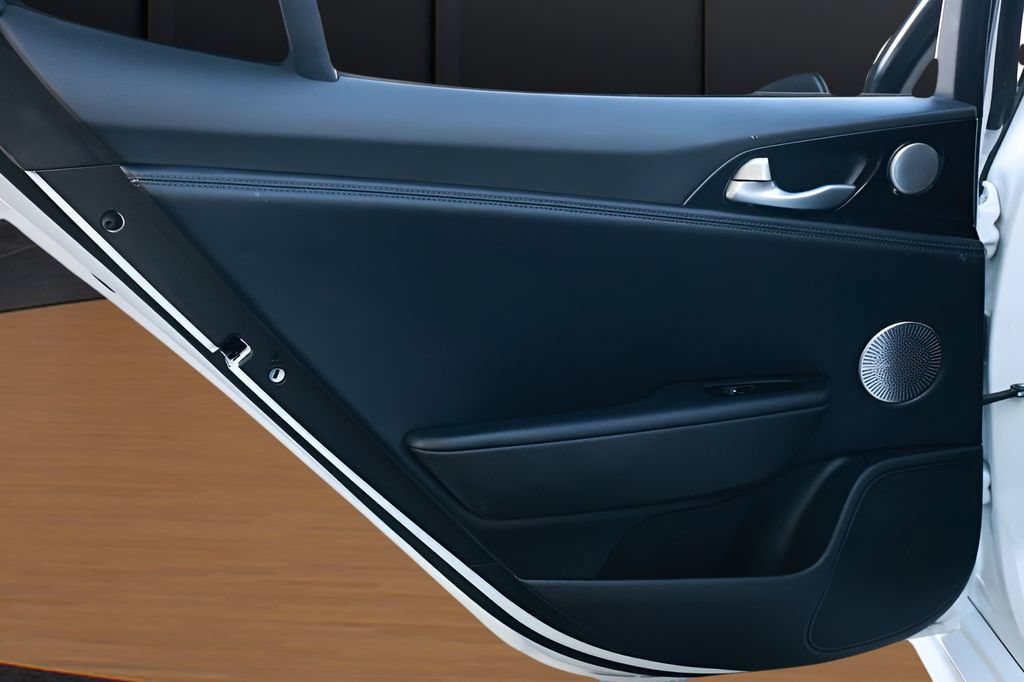 Used 2019 Kia Stinger Premium RWD image 34