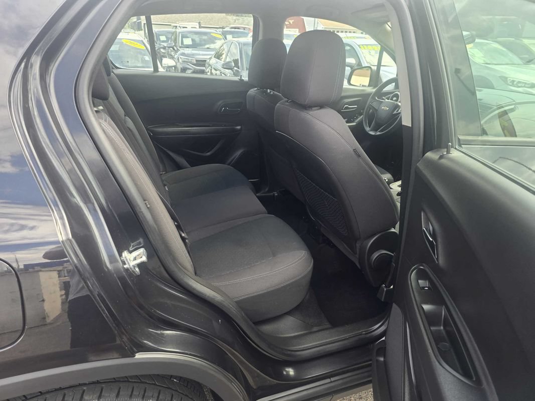 Used 2016 Chevrolet Trax LS AWD/4WD image 22