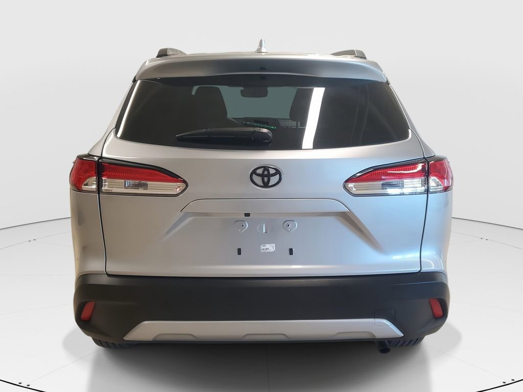 Used 2024 Toyota Corolla Cross LE image 6