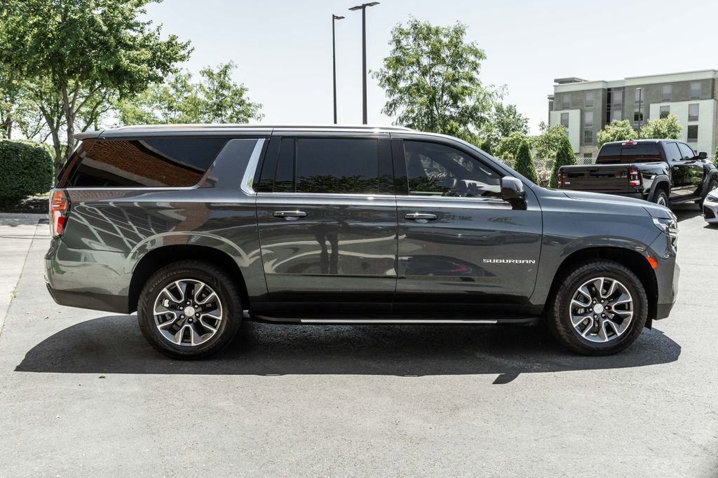 Used 2021 Chevrolet Suburban LS AWD/4WD image 3