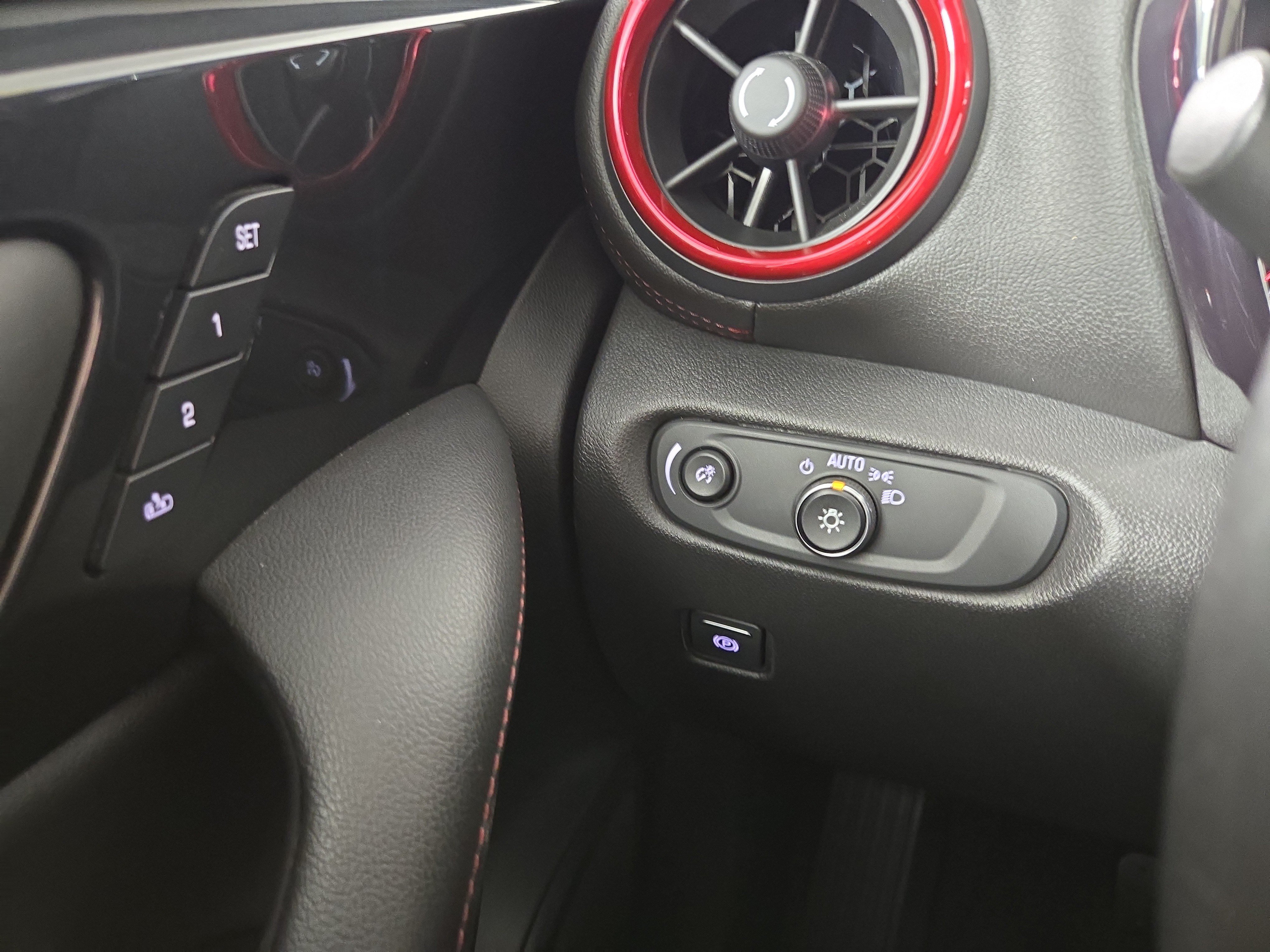 Certified 2020 Chevrolet Blazer RS AWD/4WD image 30