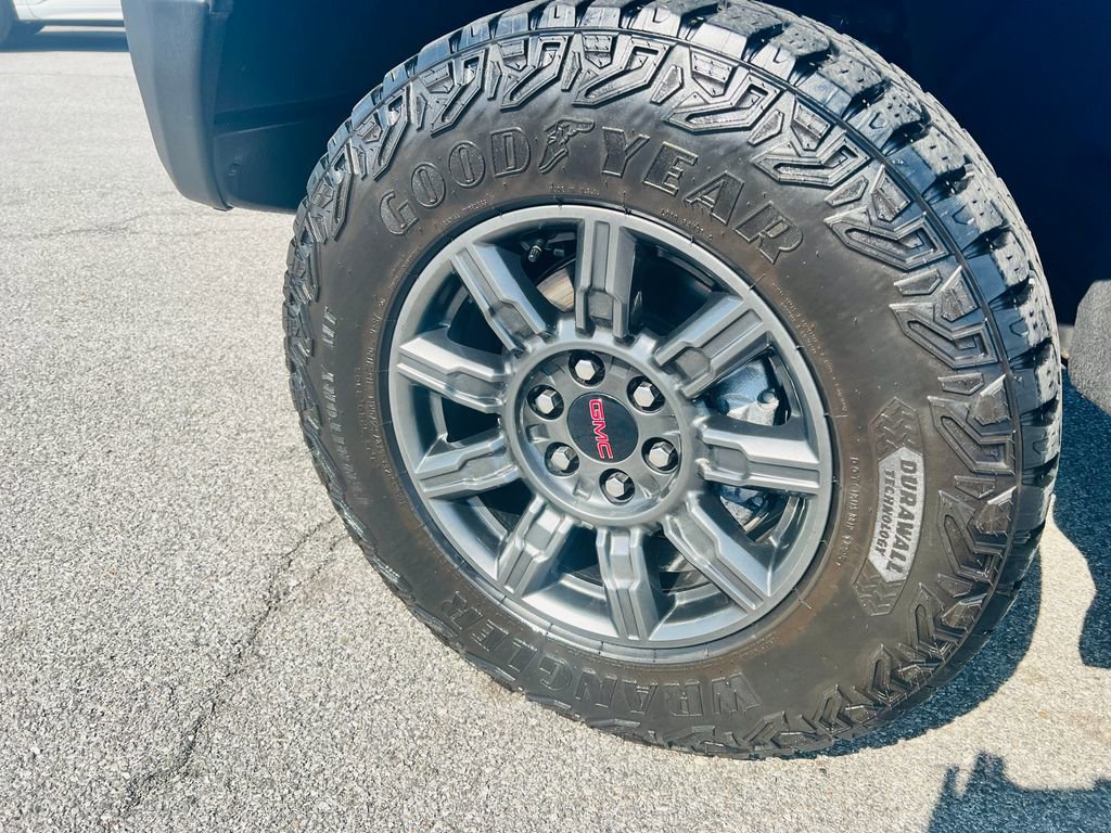 Used 2024 GMC Sierra 1500 AT4X image 19