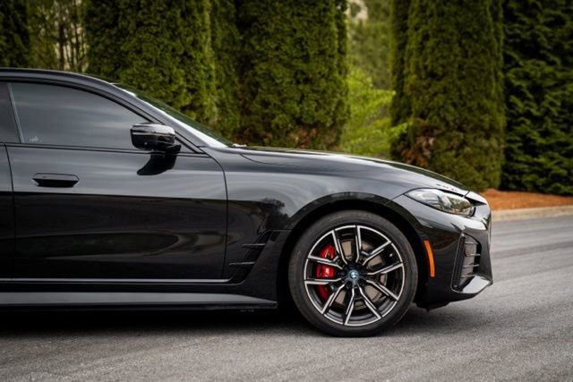 Used 2023 BMW i4 eDrive40 w/ M Sport Package image 14