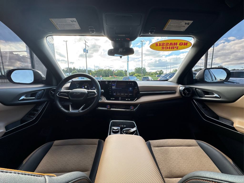 Used 2025 Chevrolet Equinox ACTIV AWD/4WD image 26