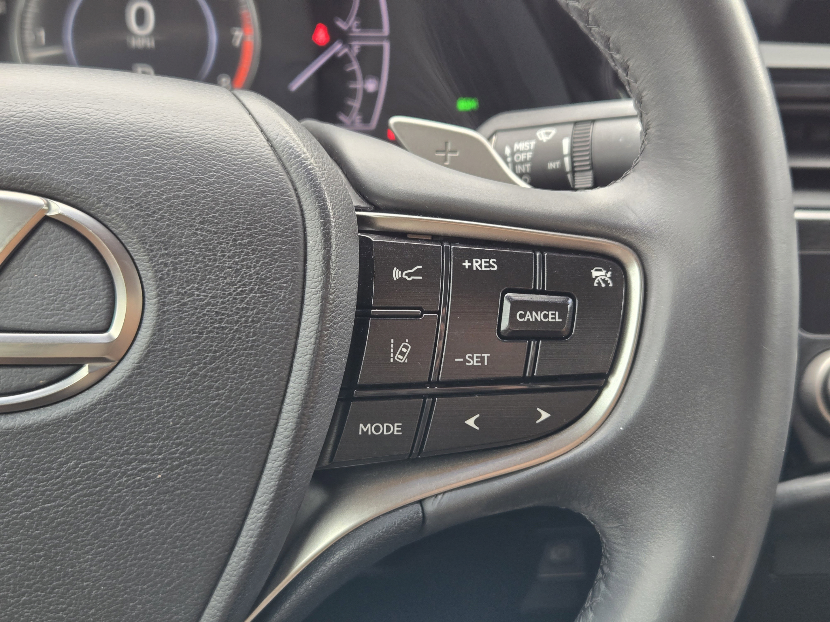 Used 2023 Lexus ES 350 w/ Accessory Package (Z2) FWD image 25