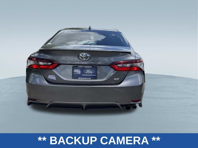 Used 2021 Toyota Camry SE FWD image 3