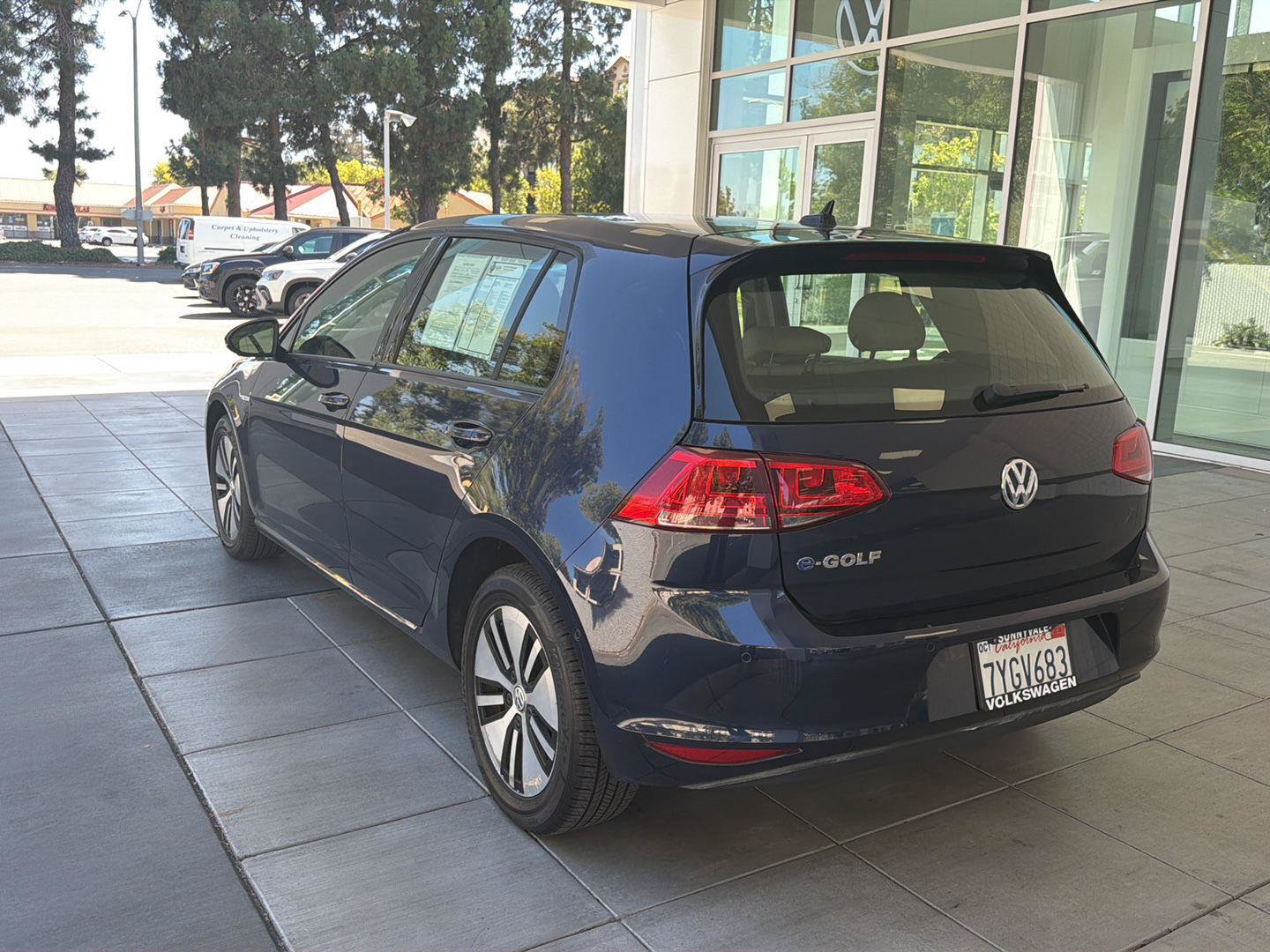 Used 2016 Volkswagen e-Golf SEL Premium w/ Driver Assistance Package FWD image 3