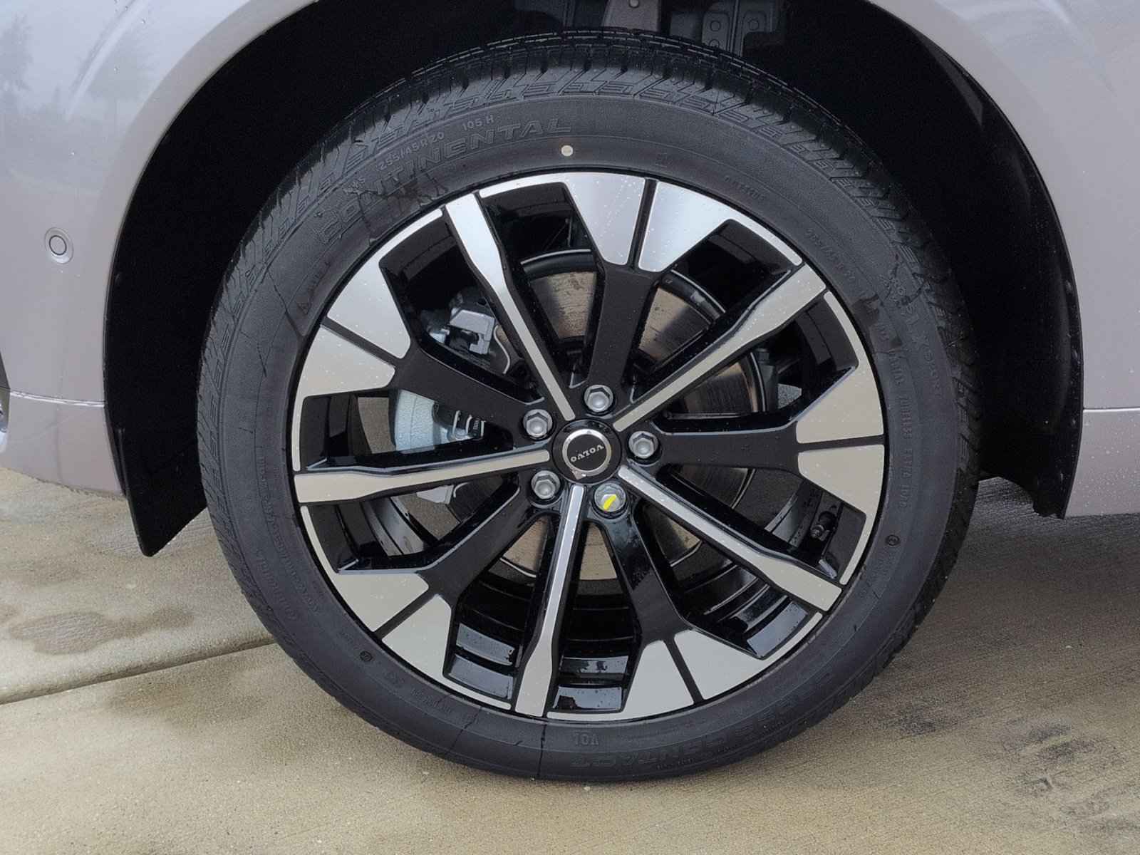 New 2026 Volvo XC60 B5 Plus w/ Protection Package Premier AWD/4WD image 20