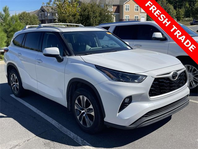 Used 2022 Toyota Highlander XLE