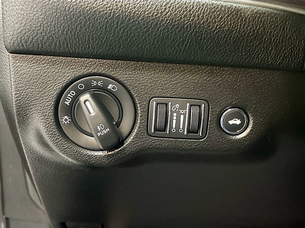 Used 2022 Dodge Challenger R/T w/ Blacktop Package image 10