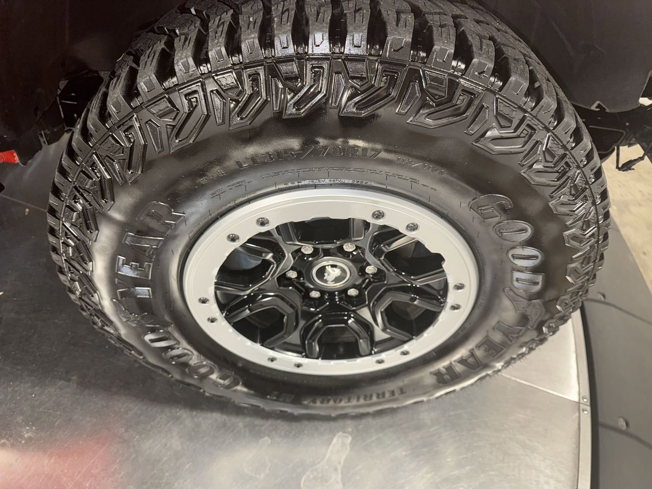 Used 2024 Ford Bronco Badlands image 14