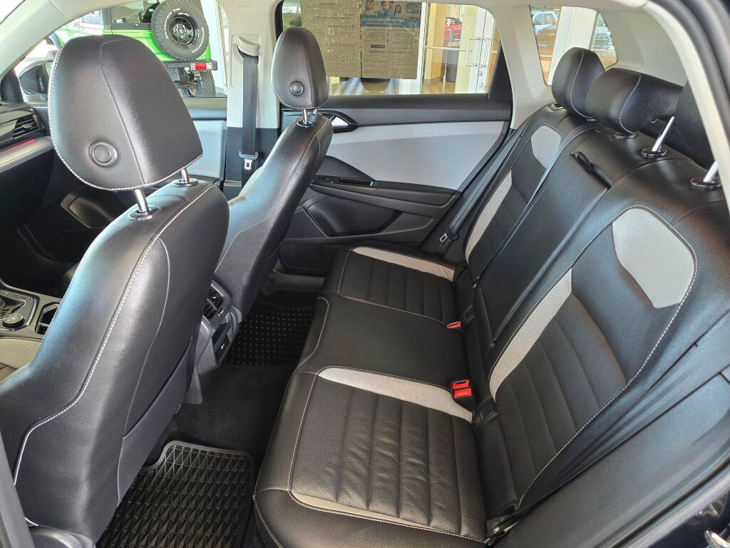 Used 2022 Volkswagen Taos SEL AWD/4WD image 37
