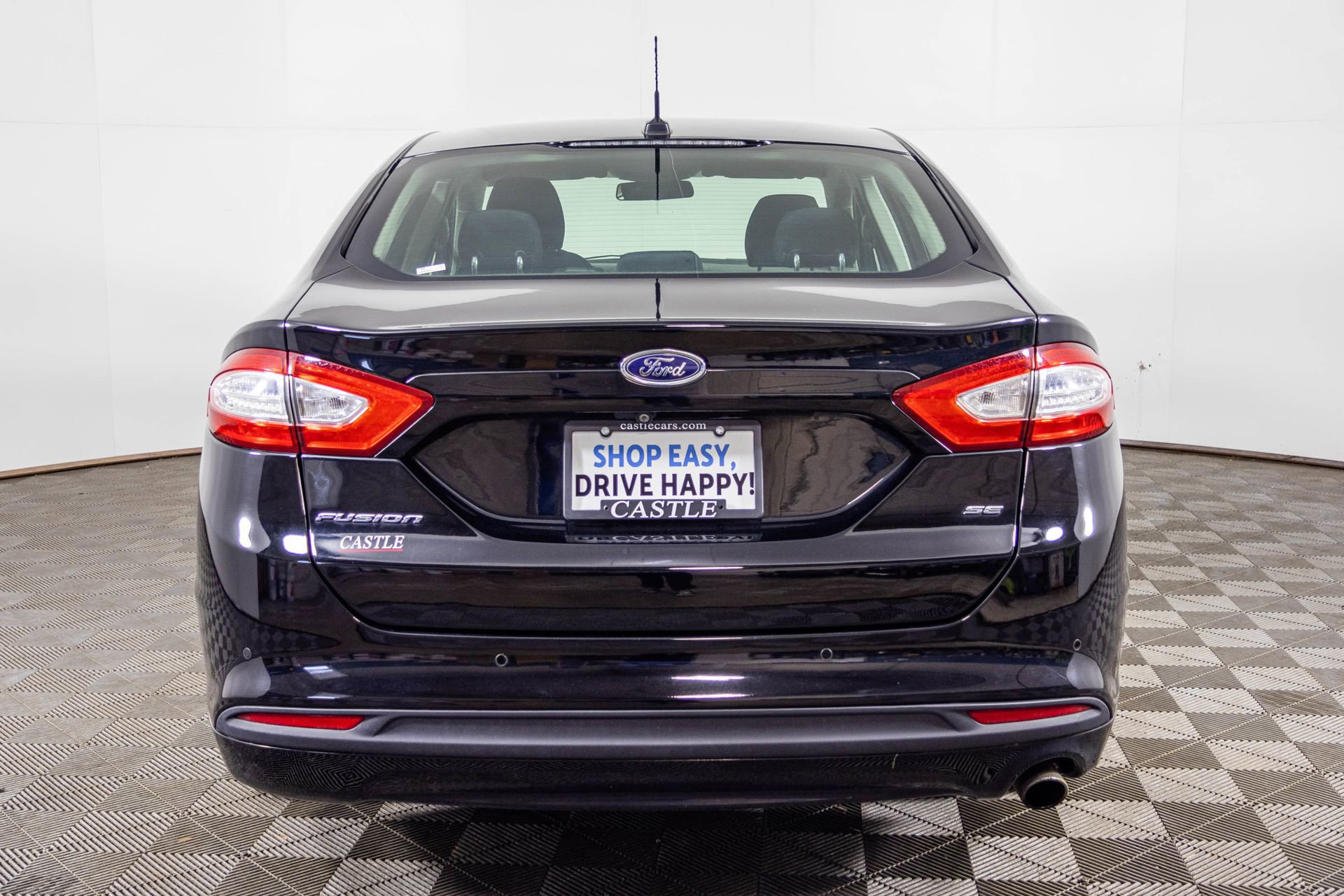 Used 2016 Ford Fusion SE FWD image 14