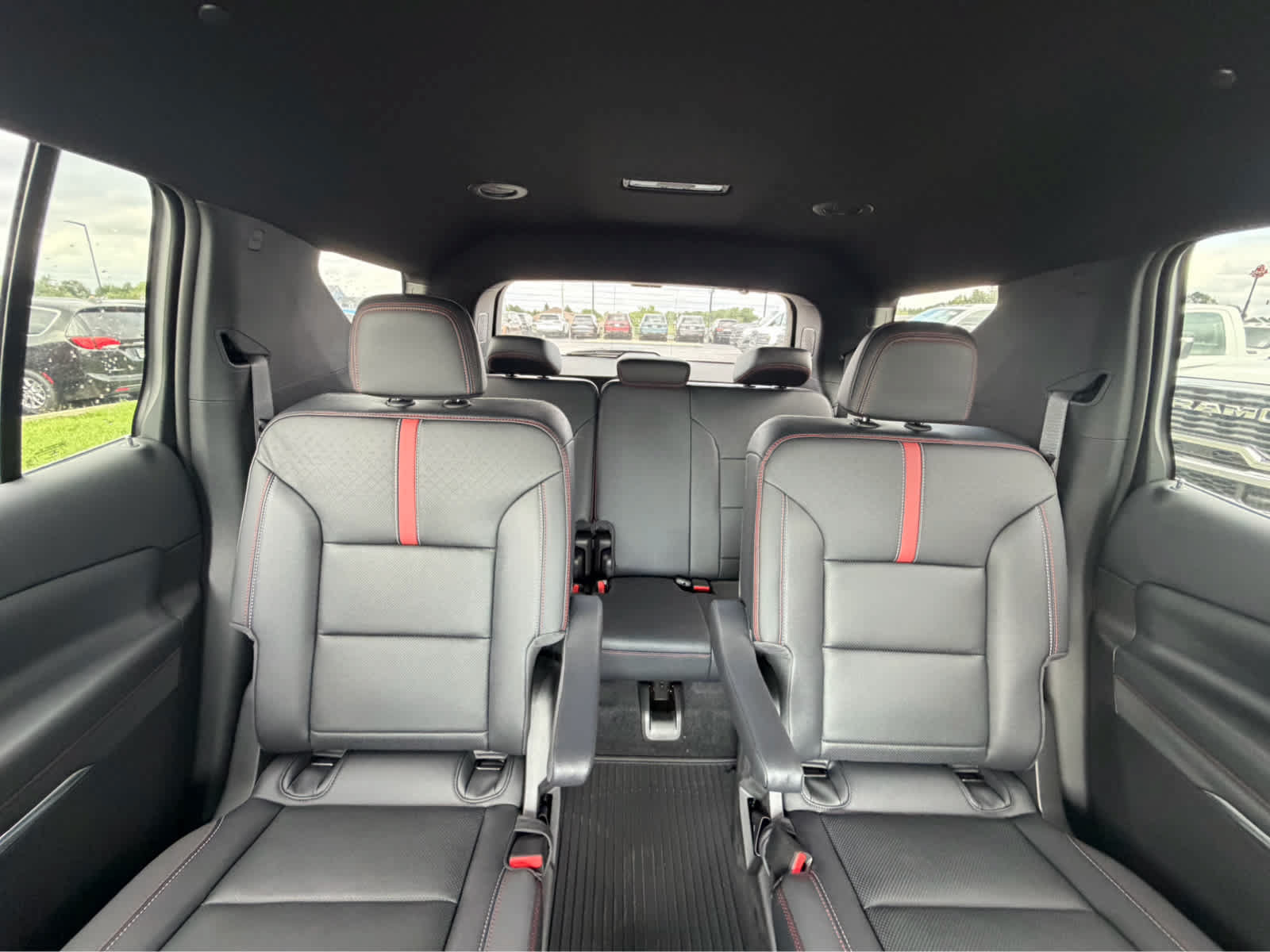 New 2026 Chevrolet Traverse RS w/ LPO, Floor Liner Package FWD image 25