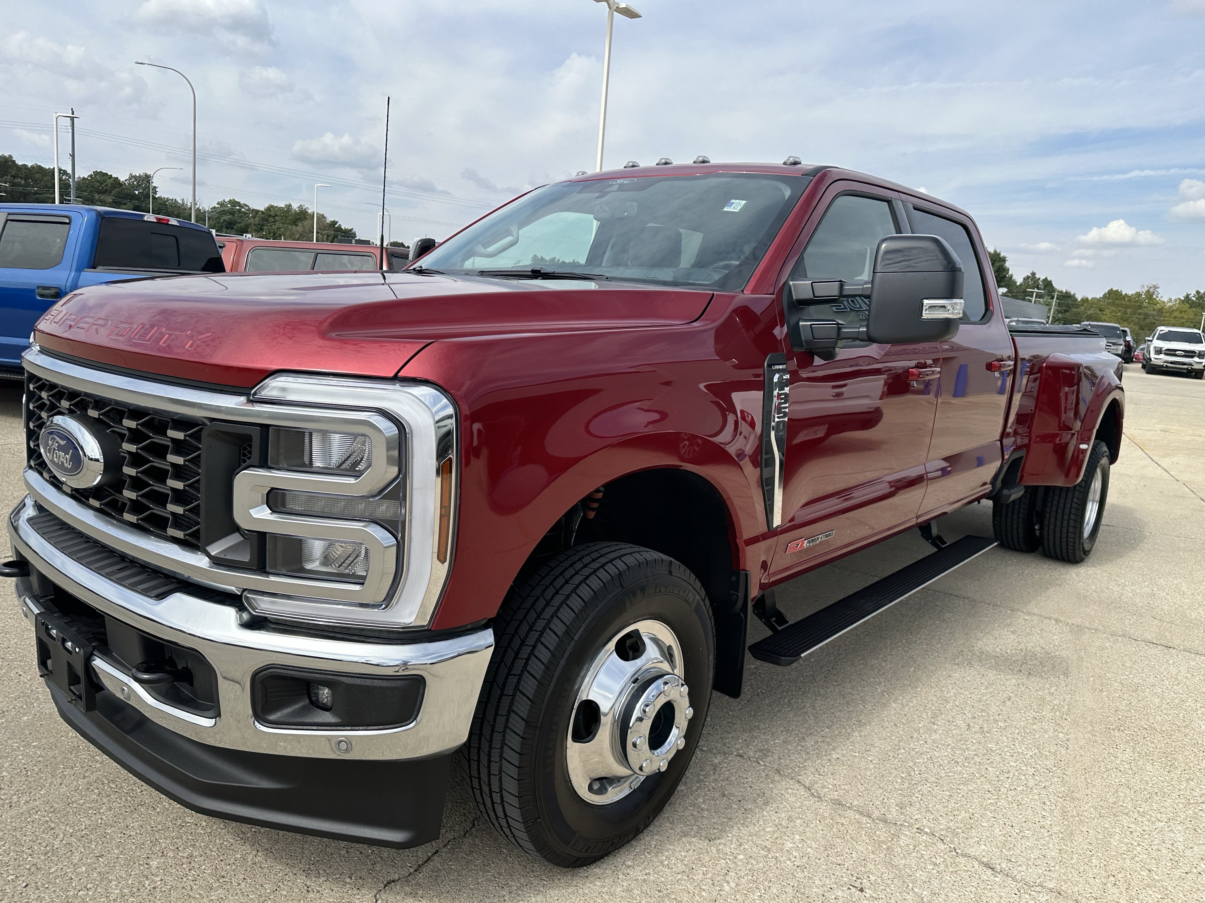 Used 2026 Ford F350 Lariat w/ Lariat Ultimate Package AWD/4WD image 13