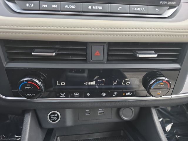 Used 2023 Nissan Rogue SV FWD image 4