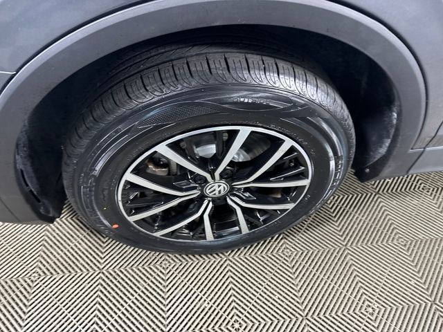 Used 2021 Volkswagen Tiguan SE image 10
