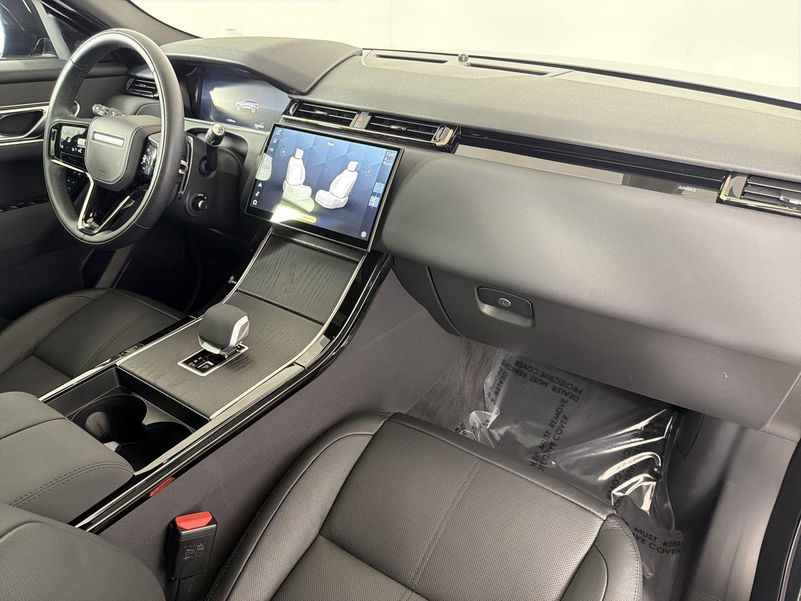 Certified 2025 Land Rover Range Rover Velar Dynamic SE image 34