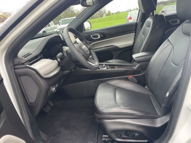 Used 2024 Jeep Compass Limited w/ Elite Group image 8