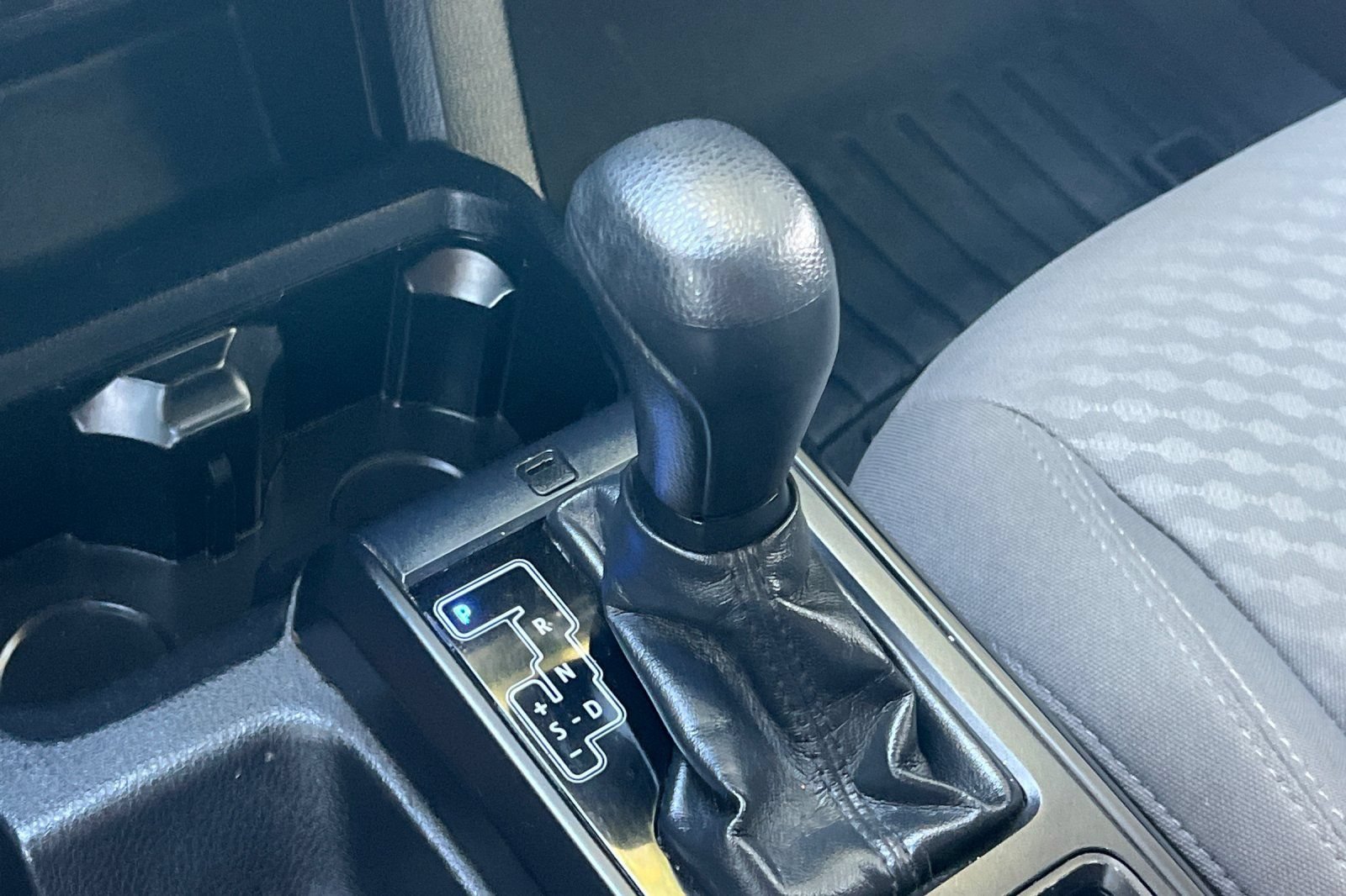 Used 2020 Toyota Tacoma SR w/ SX Package RWD image 21