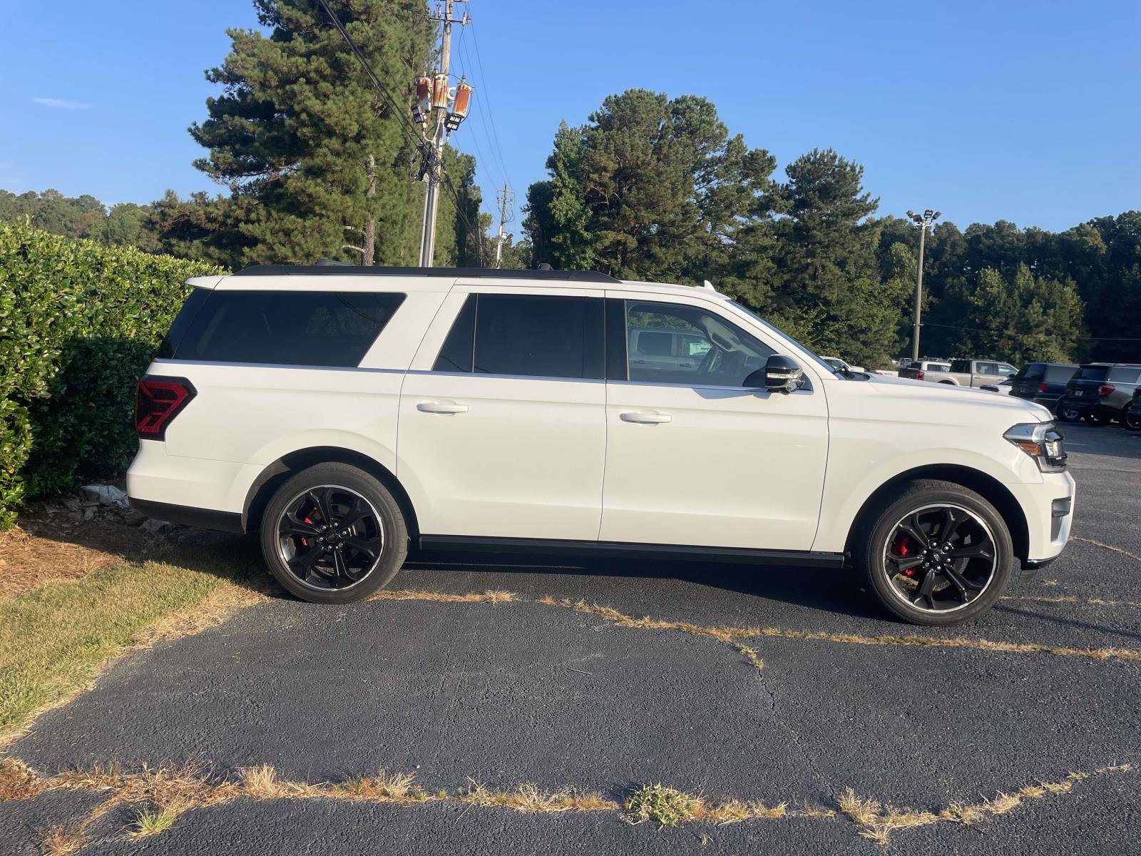 Used 2022 Ford Expedition Max Limited image 2