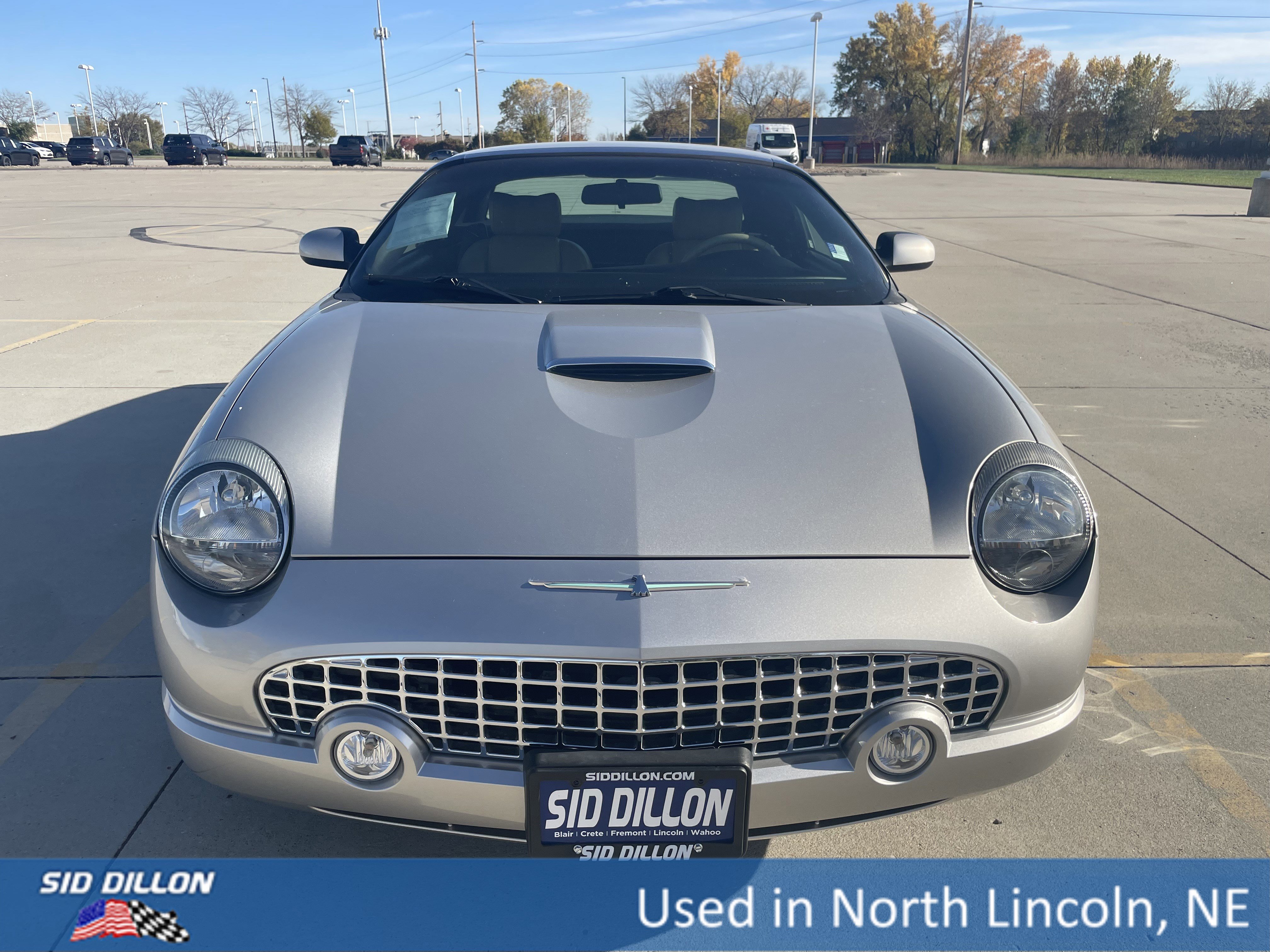 Used 2004 Ford Thunderbird Deluxe image 4