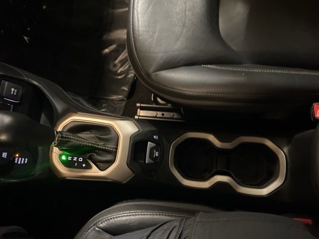 Used 2017 Jeep Renegade Limited image 19