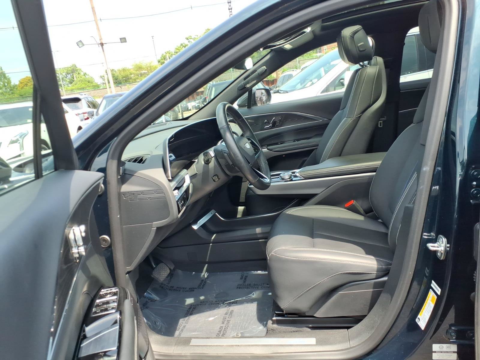 Certified 2024 Cadillac Lyriq Luxury AWD/4WD image 19