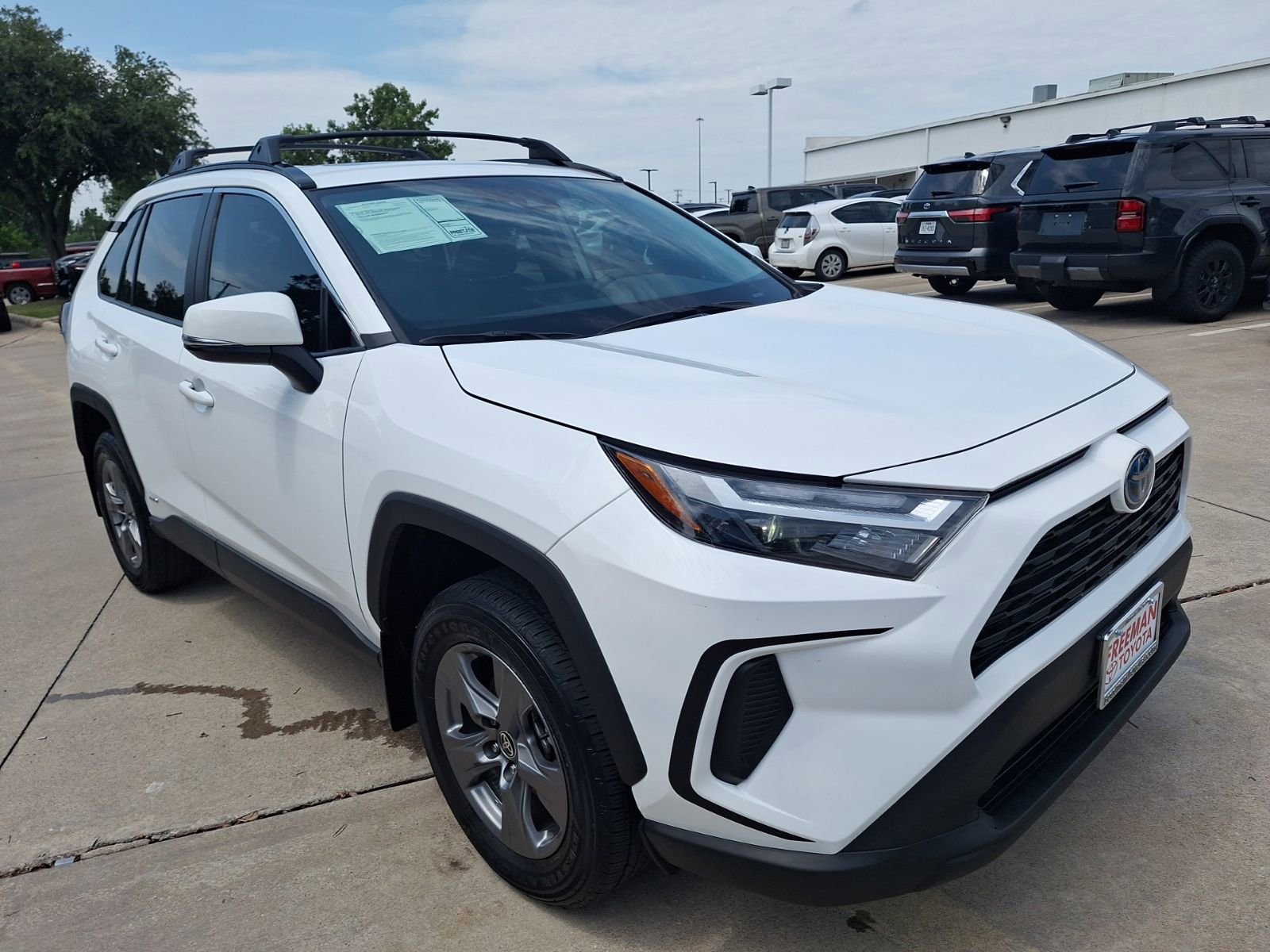 Used 2024 Toyota RAV4 XLE w/ Convenience Package AWD/4WD image 8