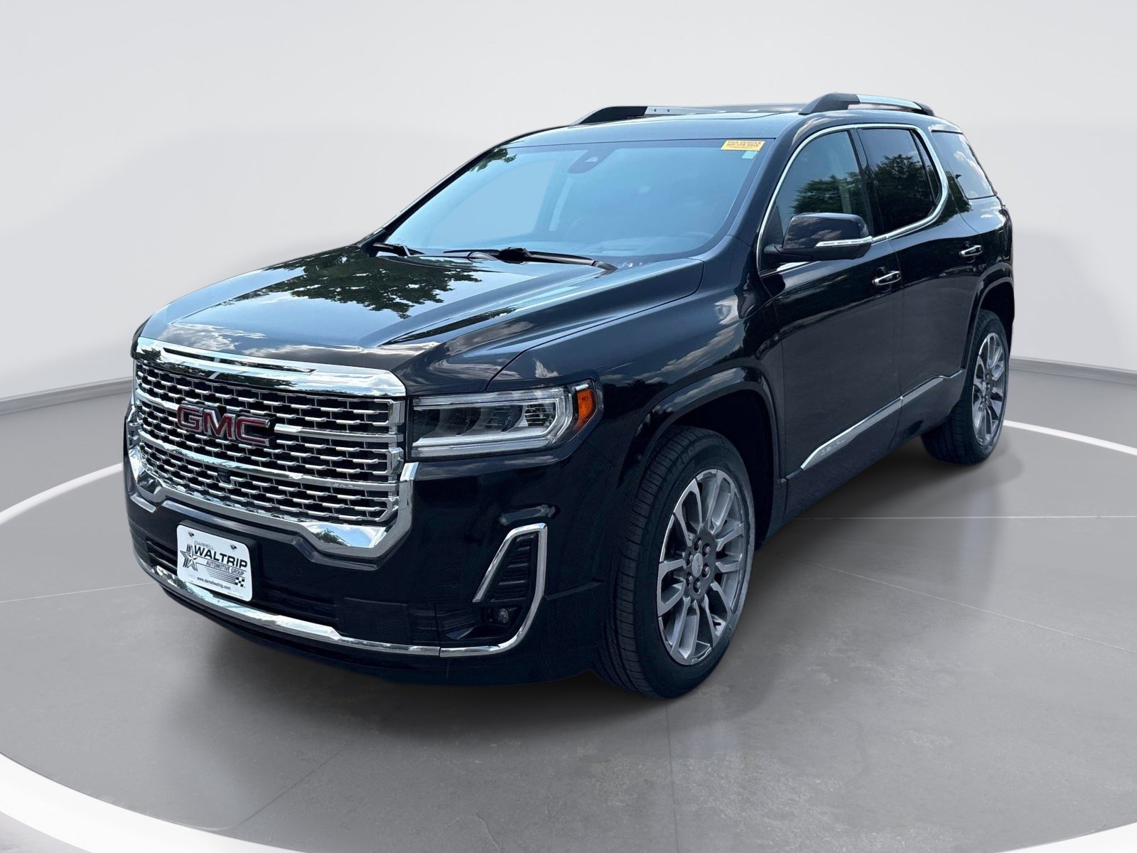 Used 2023 GMC Acadia Denali w/ Denali Ultimate Package AWD/4WD image 3